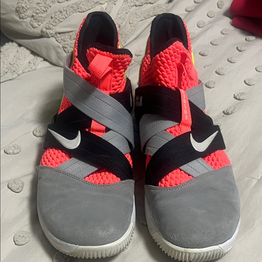 Nike LeBron Soldier 12 'Hot Lava' preowned size 10.5